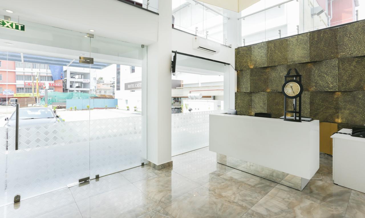 Hotel Crown Suites Kochi Exterior foto