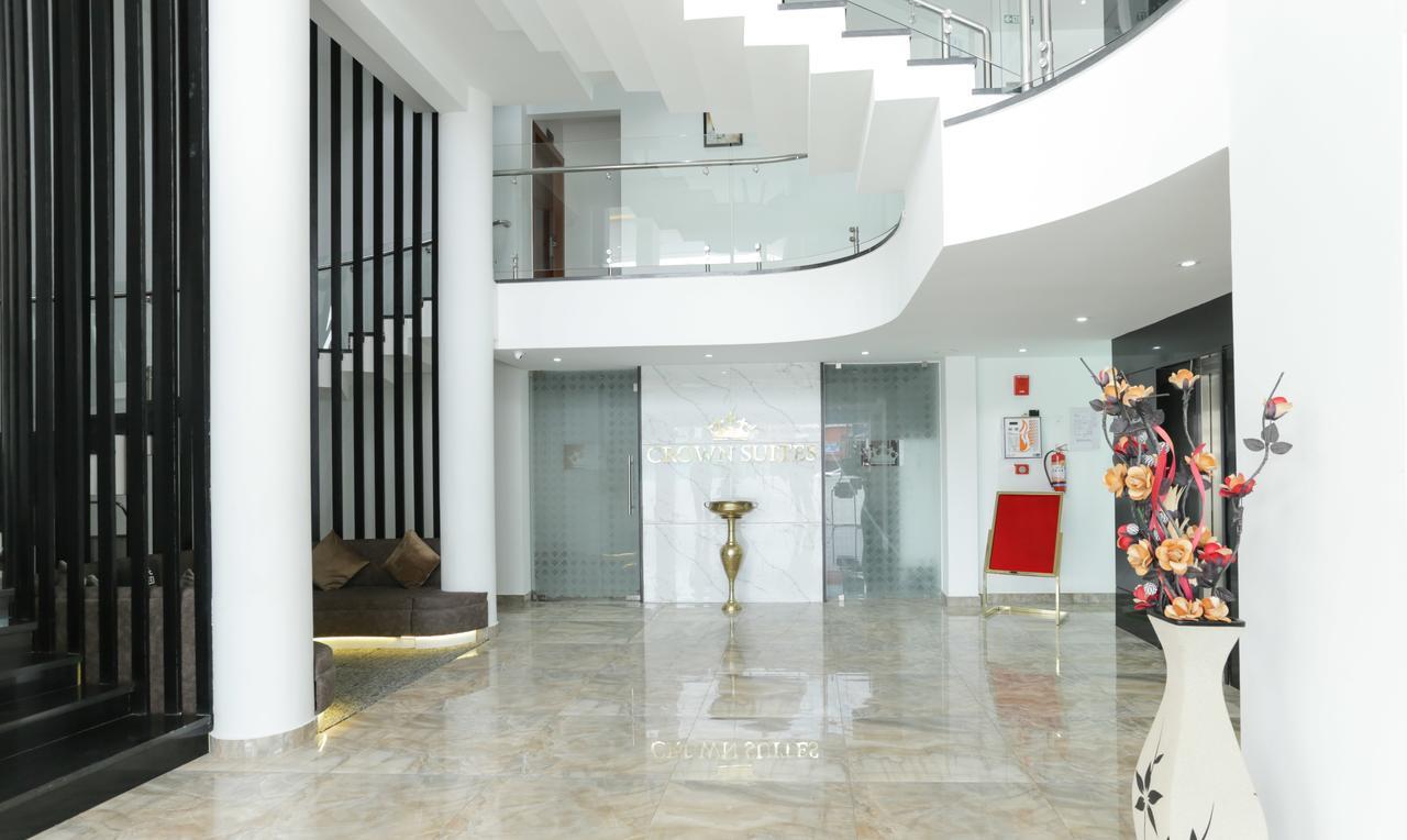 Hotel Crown Suites Kochi Exterior foto