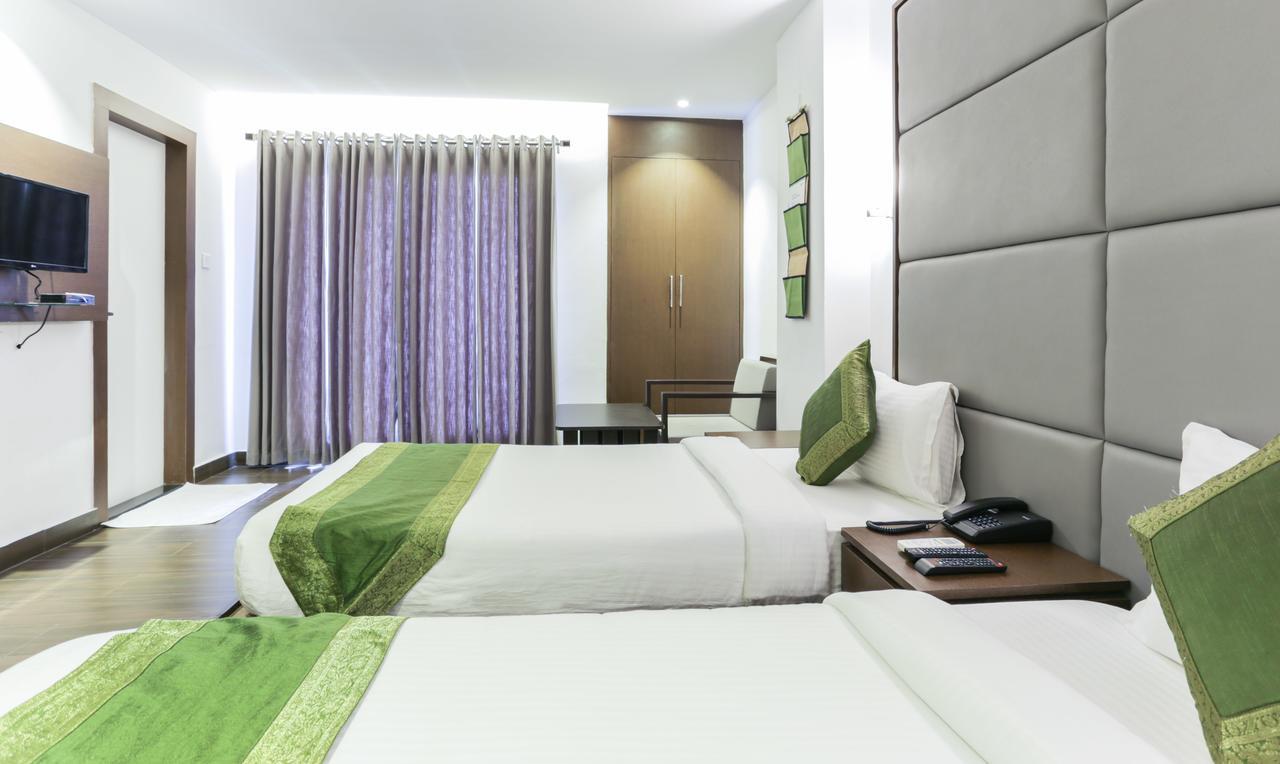 Hotel Crown Suites Kochi Exterior foto