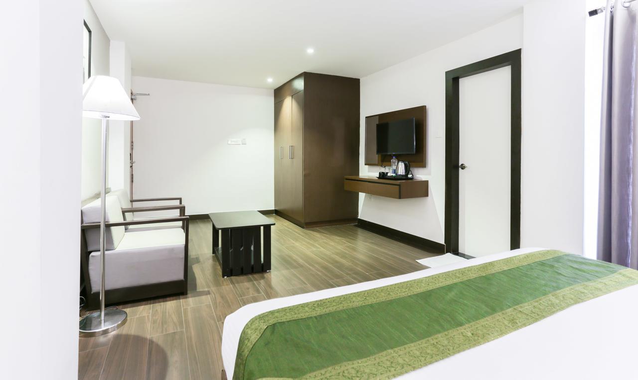 Hotel Crown Suites Kochi Exterior foto