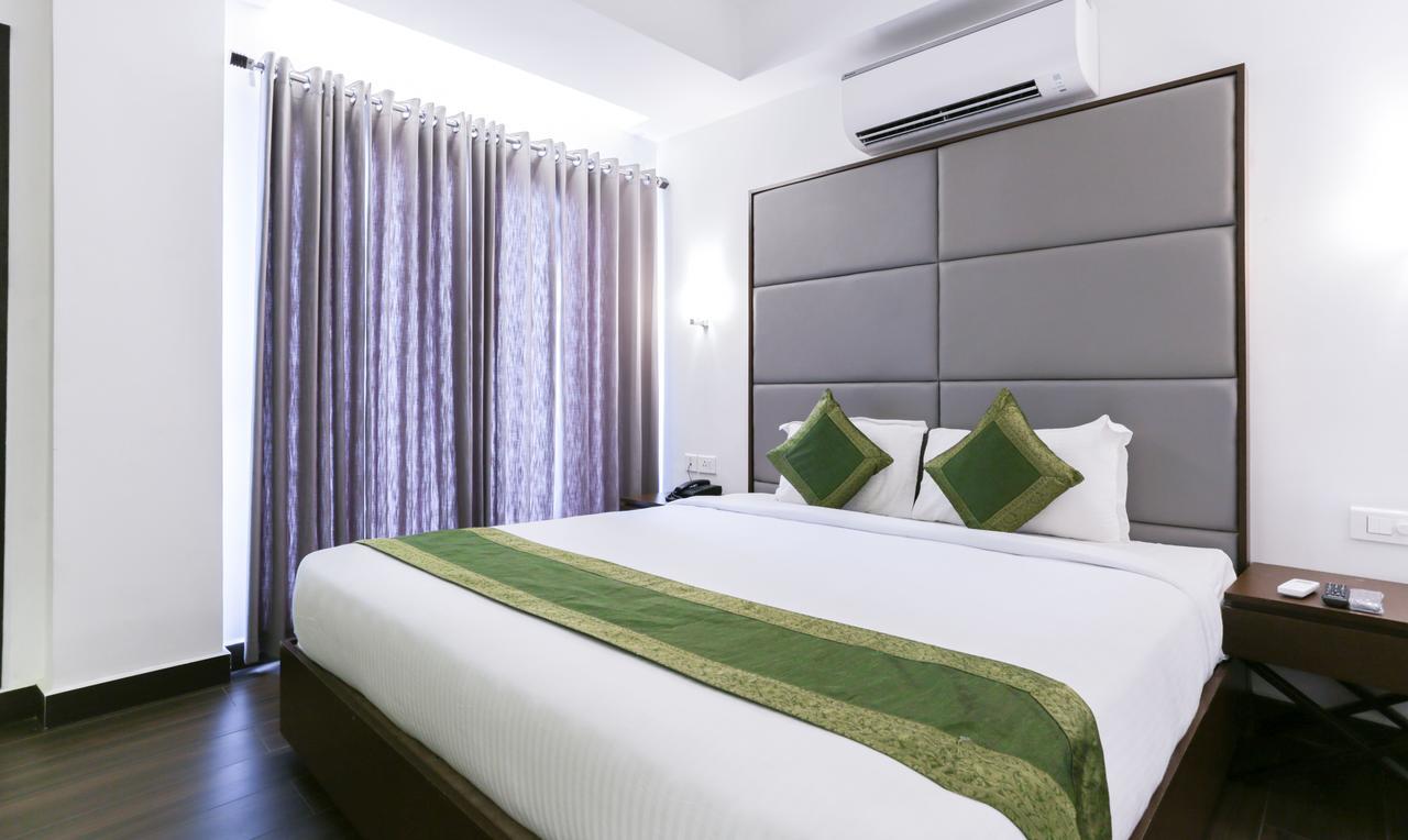 Hotel Crown Suites Kochi Exterior foto