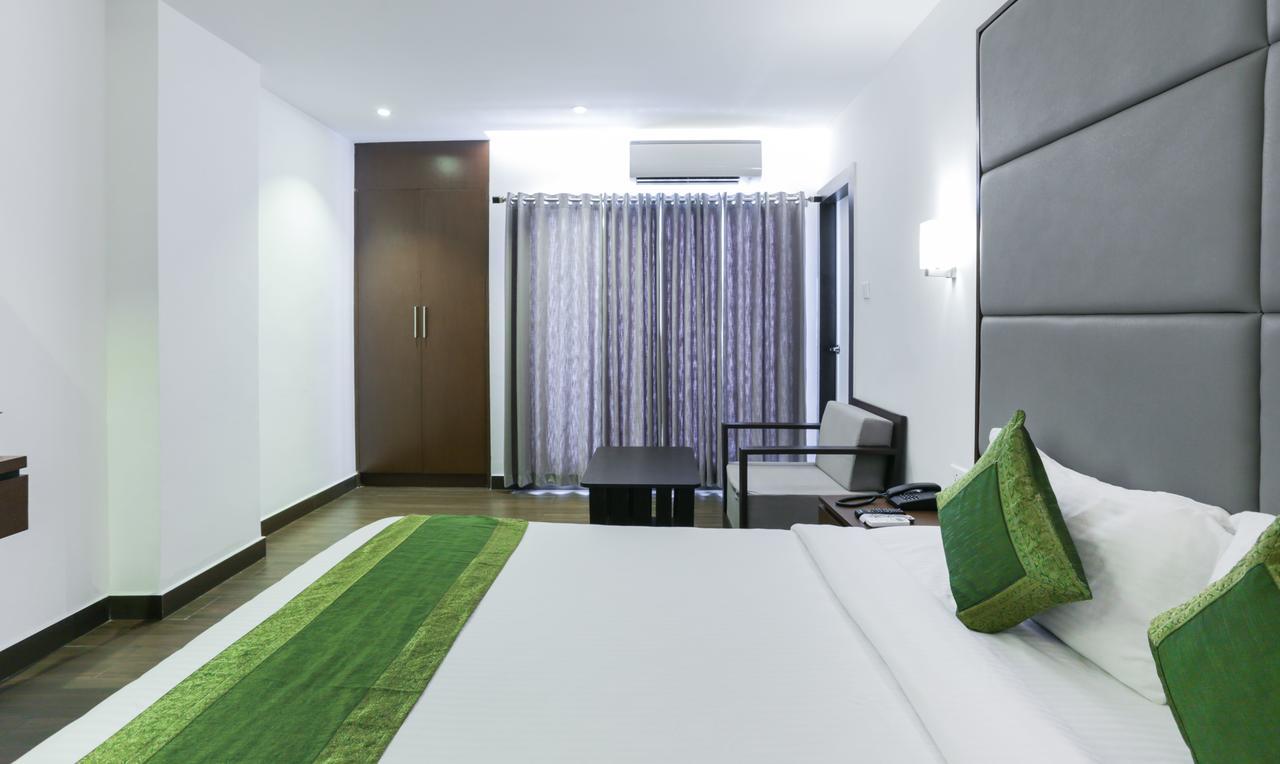 Hotel Crown Suites Kochi Exterior foto